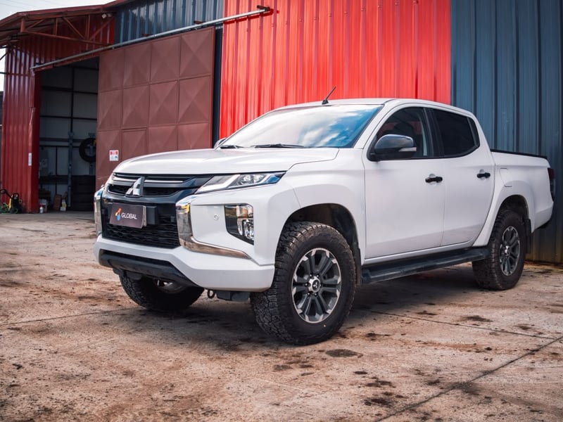 Mitsubishi L200 Dakar 2023