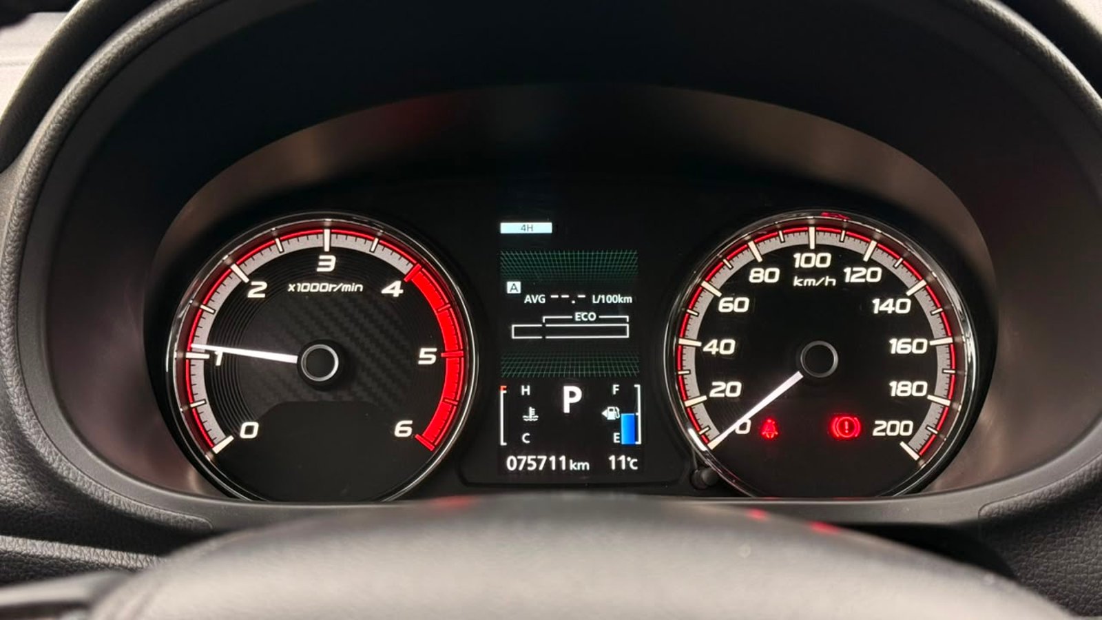 Mitsubishi L200 DAKAR HP 2023 - Imagen 11 de 16