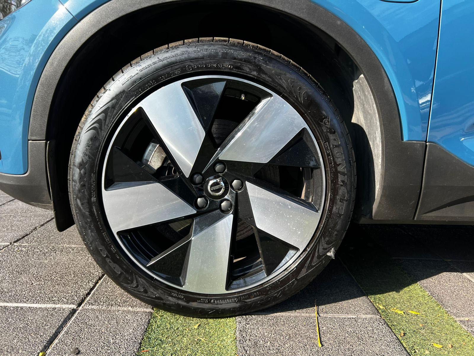 Volvo XC40 T5 RECHARGE 1.5 MANTENIMIENTO AL DÍA UN DUEÑO 2023 - Imagen 9 de 10