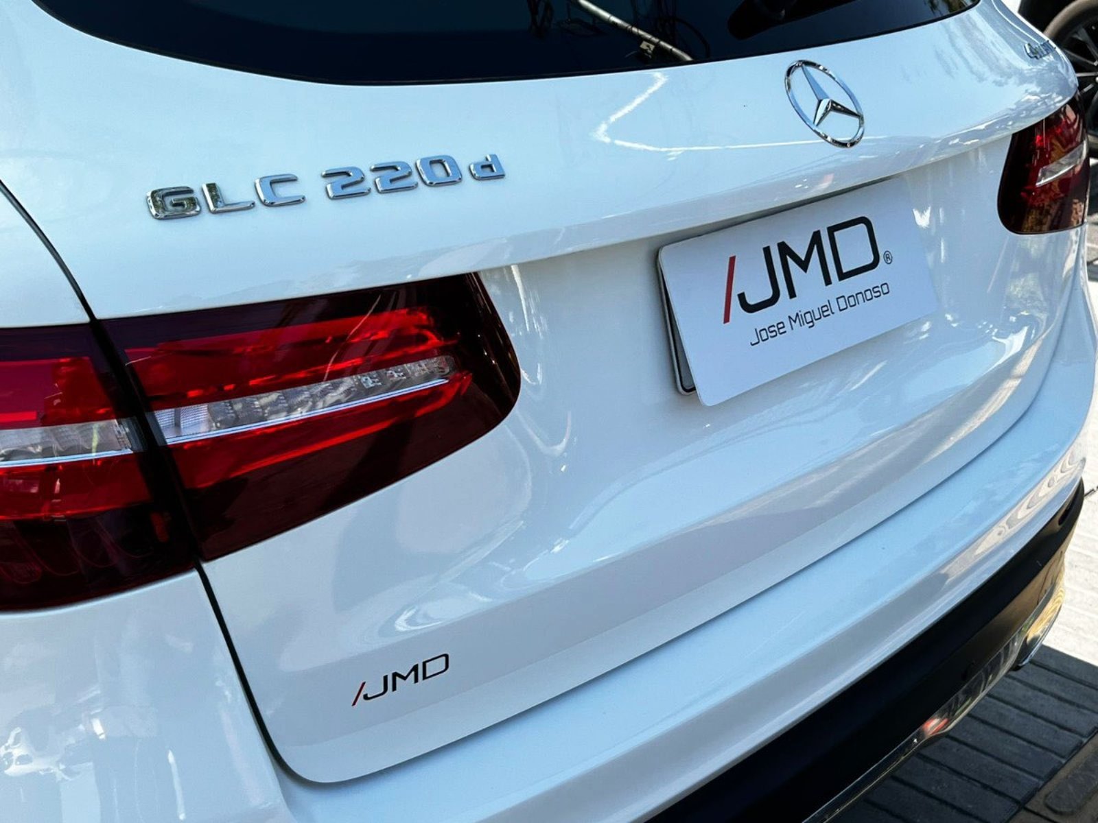 MERCEDES-BENZ GLC 220 D 4MATIC UN DUEÑO MANTENIMIENTO AL DÍA 2019 - Imagen 6 de 10