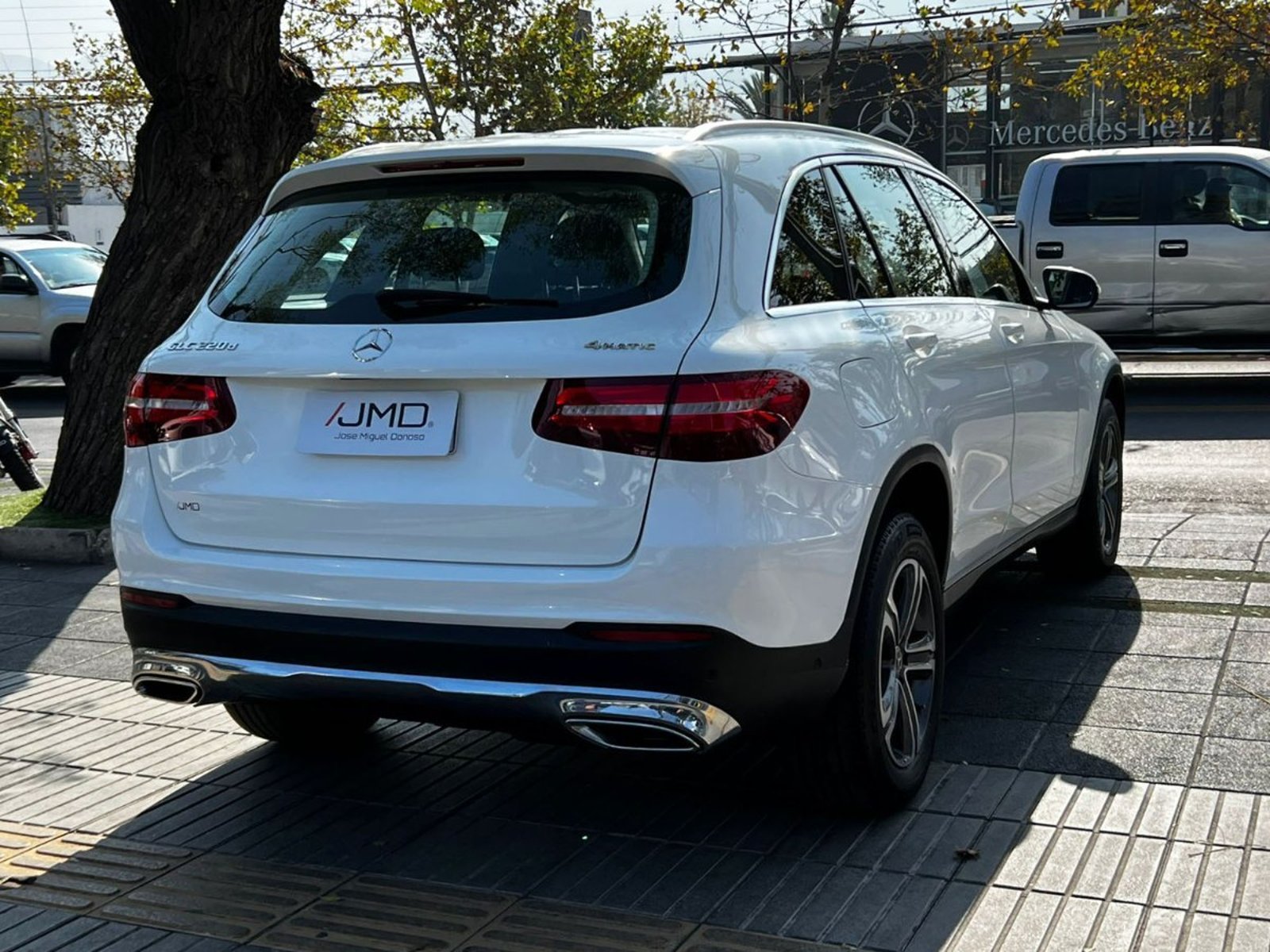 MERCEDES-BENZ GLC 220 D 4MATIC UN DUEÑO MANTENIMIENTO AL DÍA 2019 - Imagen 7 de 10