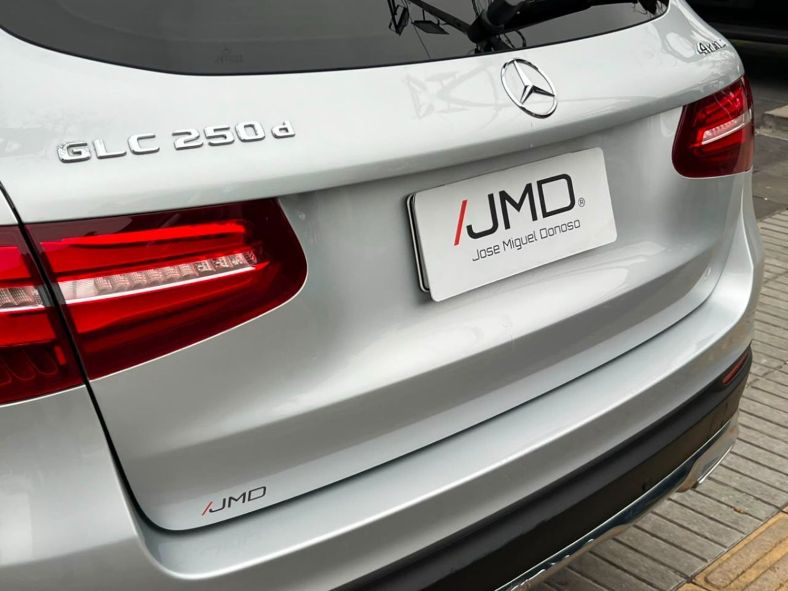 Mercedes-Benz GLC 250 4MATIC DIESEL 2.1 2018 - Imagen 8 de 10
