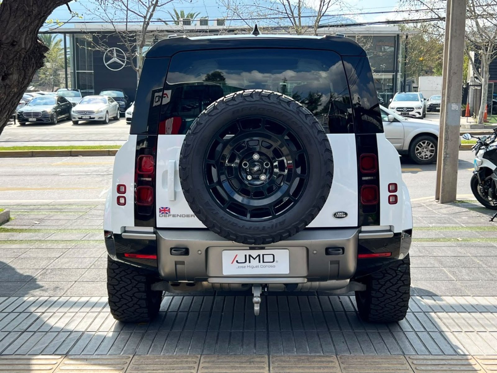 Land Rover DEFENDER 3.0 110 X-DYNAMIC S 2023 - Foto 5 de 10