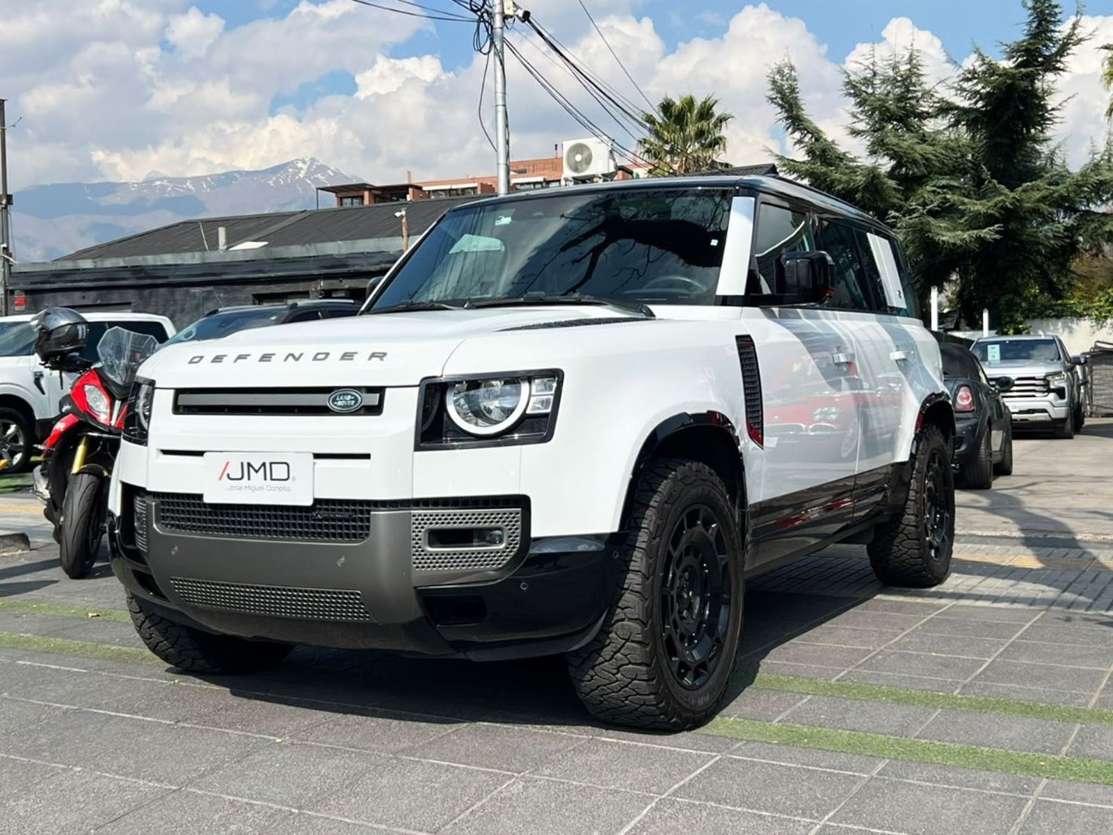 Land Rover DEFENDER 3.0 110 X-DYNAMIC S 2023 - Imagen 3 de 10