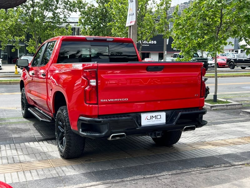 Chevrolet SILVERADO LT TRAIL BOSS 5.3 2021 - Imagen 4 de 10
