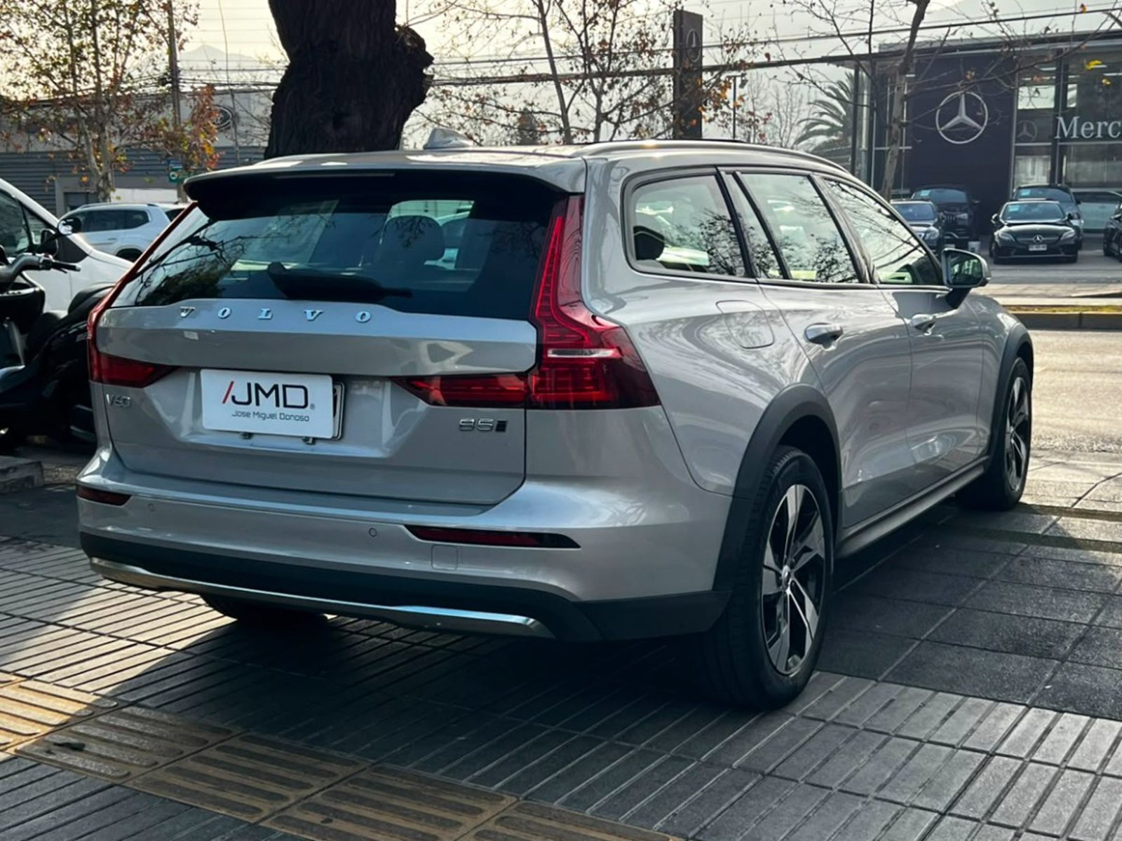 VOLVO V60 B5 AWD 2023 - Imagen 6 de 10