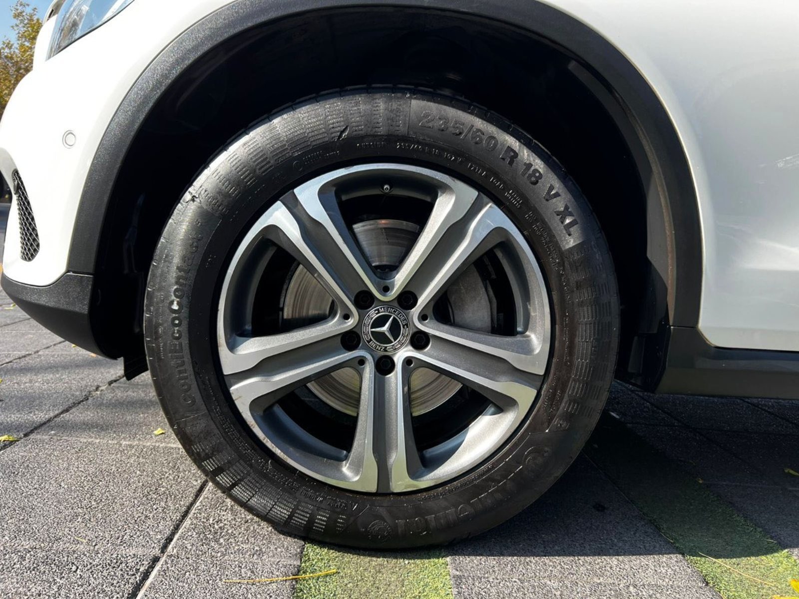 MERCEDES-BENZ GLC 220 D 4MATIC UN DUEÑO MANTENIMIENTO AL DÍA 2019 - Imagen 8 de 10