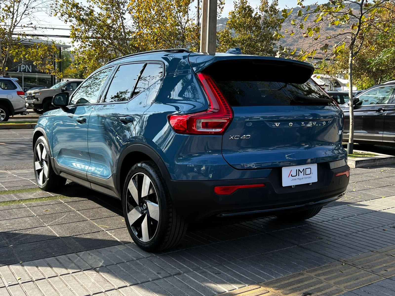 Volvo XC40 T5 RECHARGE 1.5 MANTENIMIENTO AL DÍA UN DUEÑO 2023 - Imagen 4 de 10