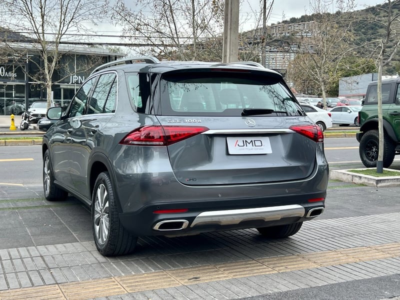 Mercedes-Benz GLE 300D 4MATIC DIESEL 2.0 2022 - Imagen 4 de 10