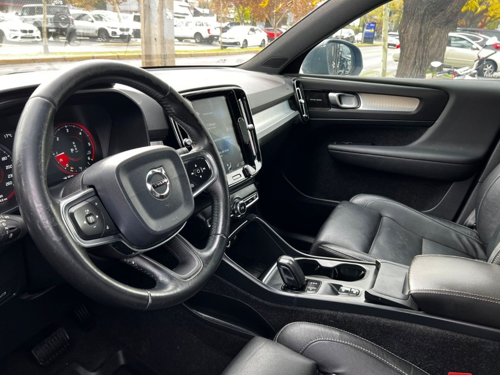 Volvo XC40 D4 AWD 2.0 2020 - Imagen 9 de 10