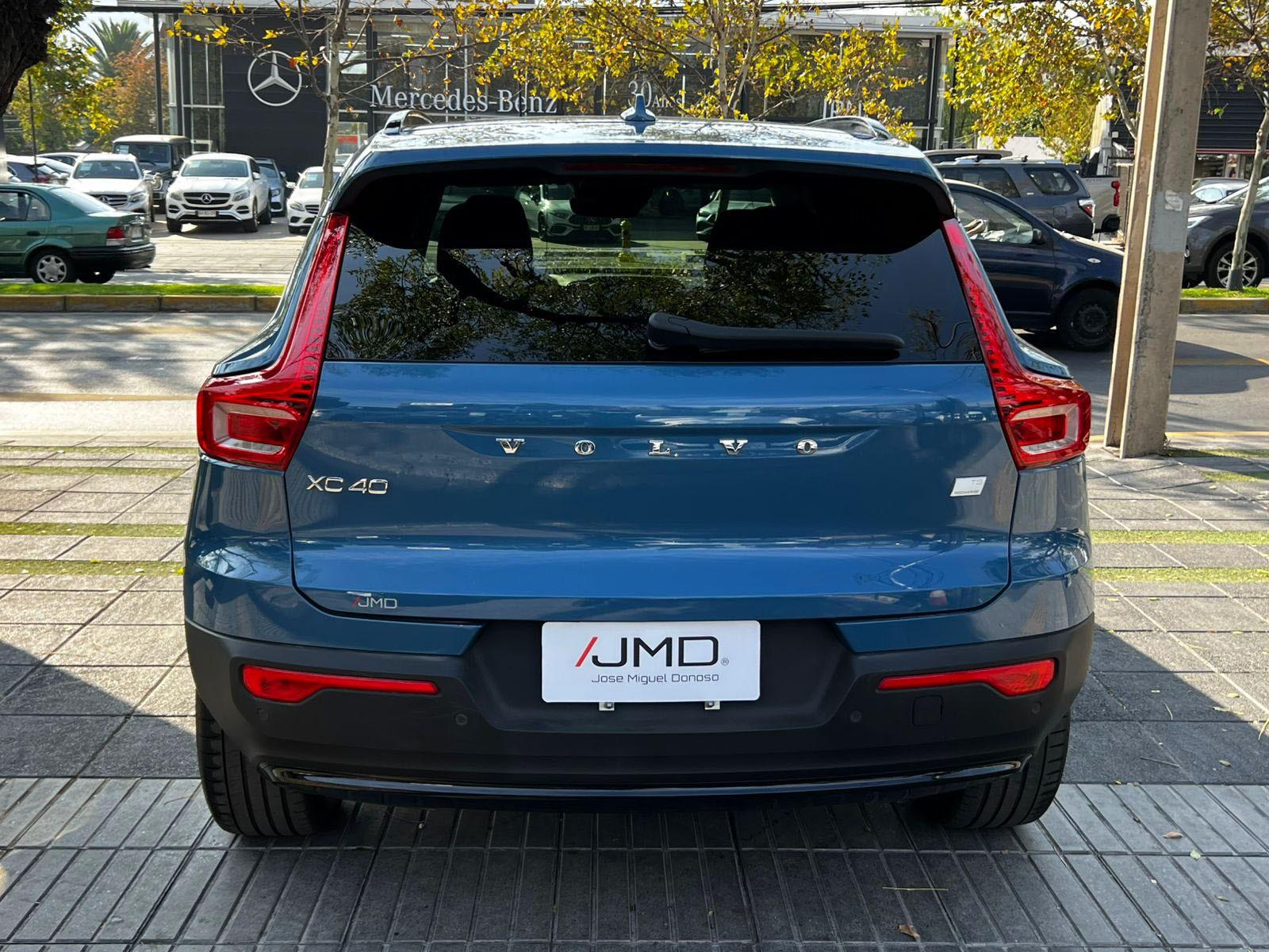 Volvo XC40 T5 RECHARGE 1.5 MANTENIMIENTO AL DÍA UN DUEÑO 2023 - Foto 5 de 10