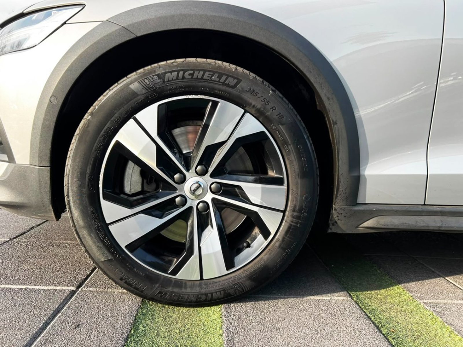 VOLVO V60 B5 AWD 2023 - Imagen 8 de 10
