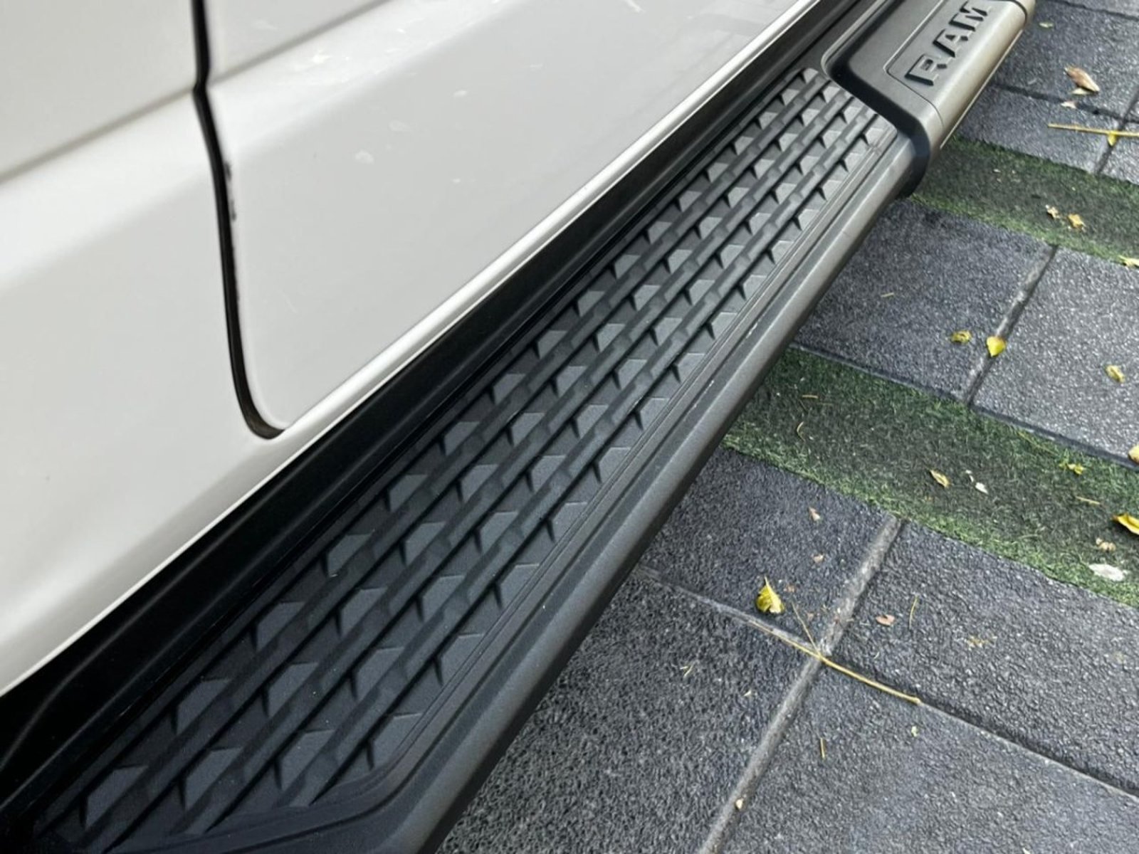 RAM 1500 BIG HORN E -TORQUE 4X4 3.6 AT 2023 - Imagen 7 de 10