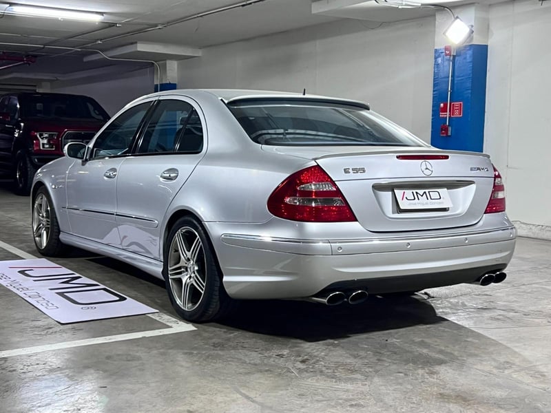 Mercedes-Benz E 55 AMG KOMPRESSOR 5.5 2006 - Imagen 4 de 10