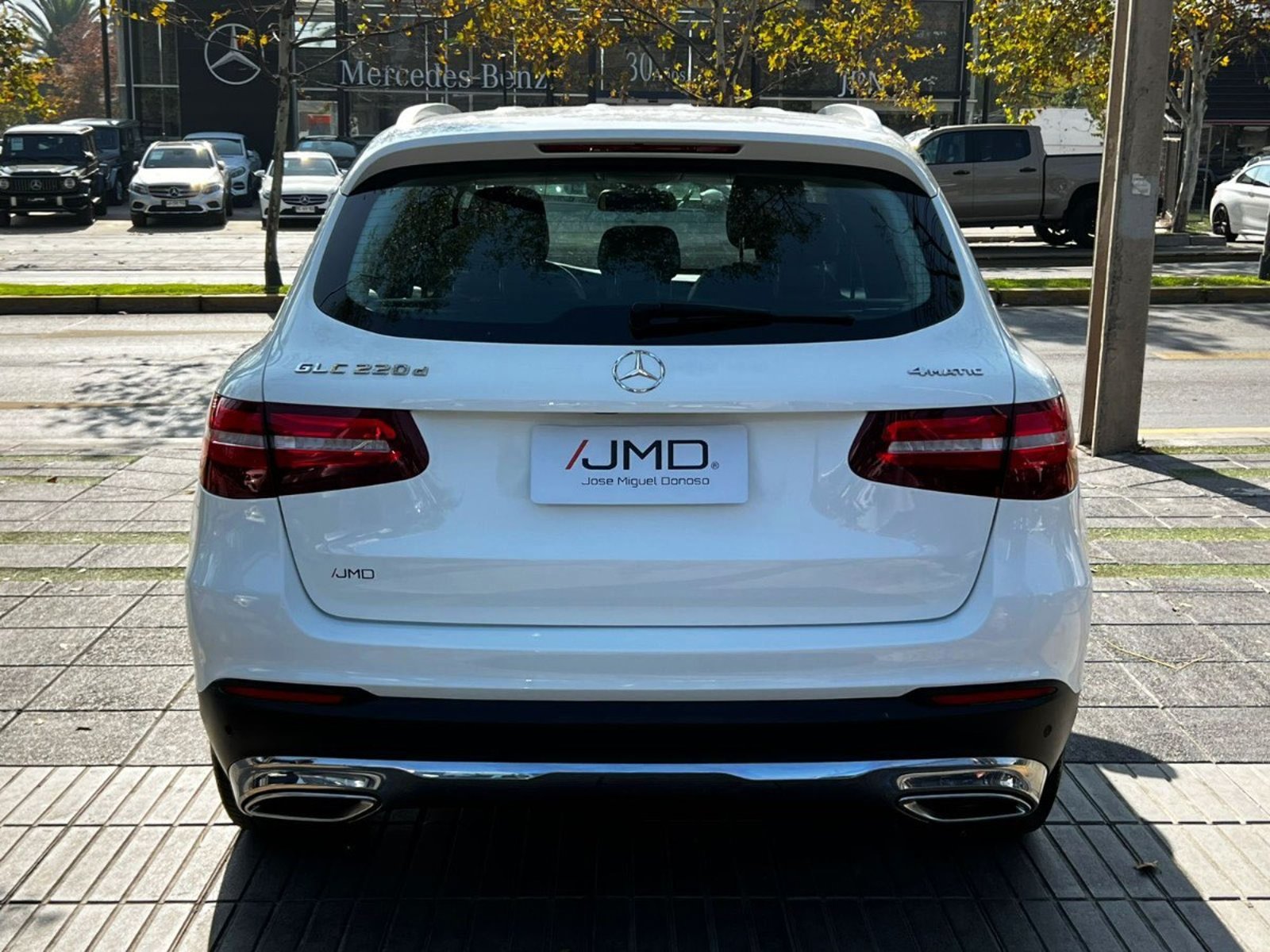 MERCEDES-BENZ GLC 220 D 4MATIC UN DUEÑO MANTENIMIENTO AL DÍA 2019 - Foto 5 de 10