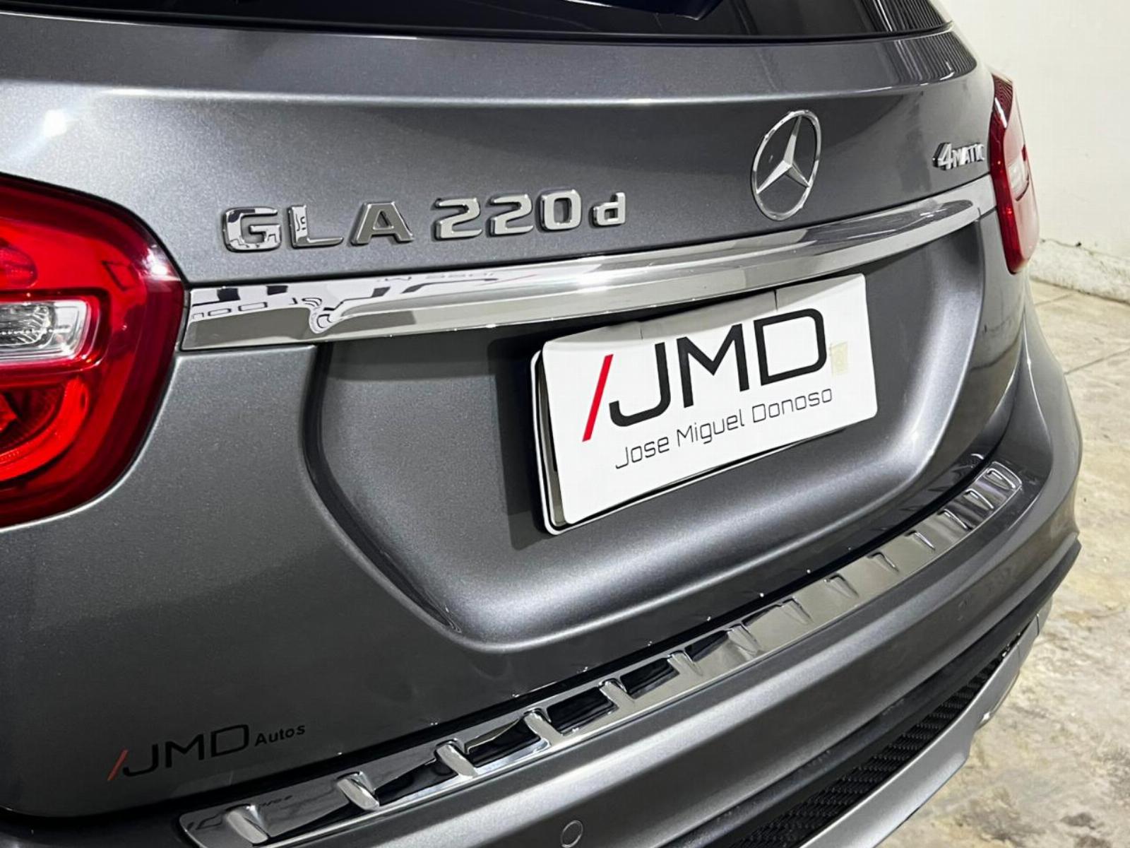Mercedes-Benz GLA 220 D 4MATIC 2017 - Imagen 7 de 10