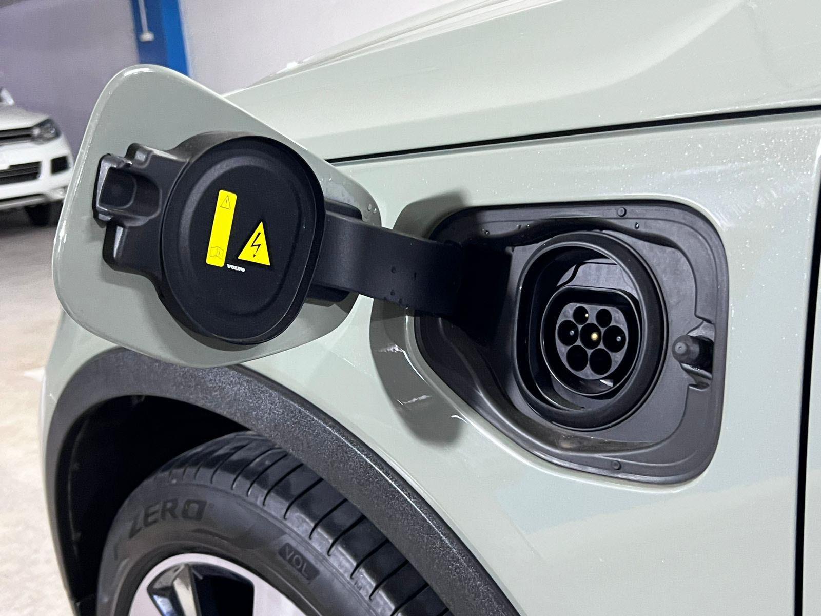 VOLVO XC40 T5 RECHARGE GARANTIA 1 AÑO 2023 - Imagen 8 de 10