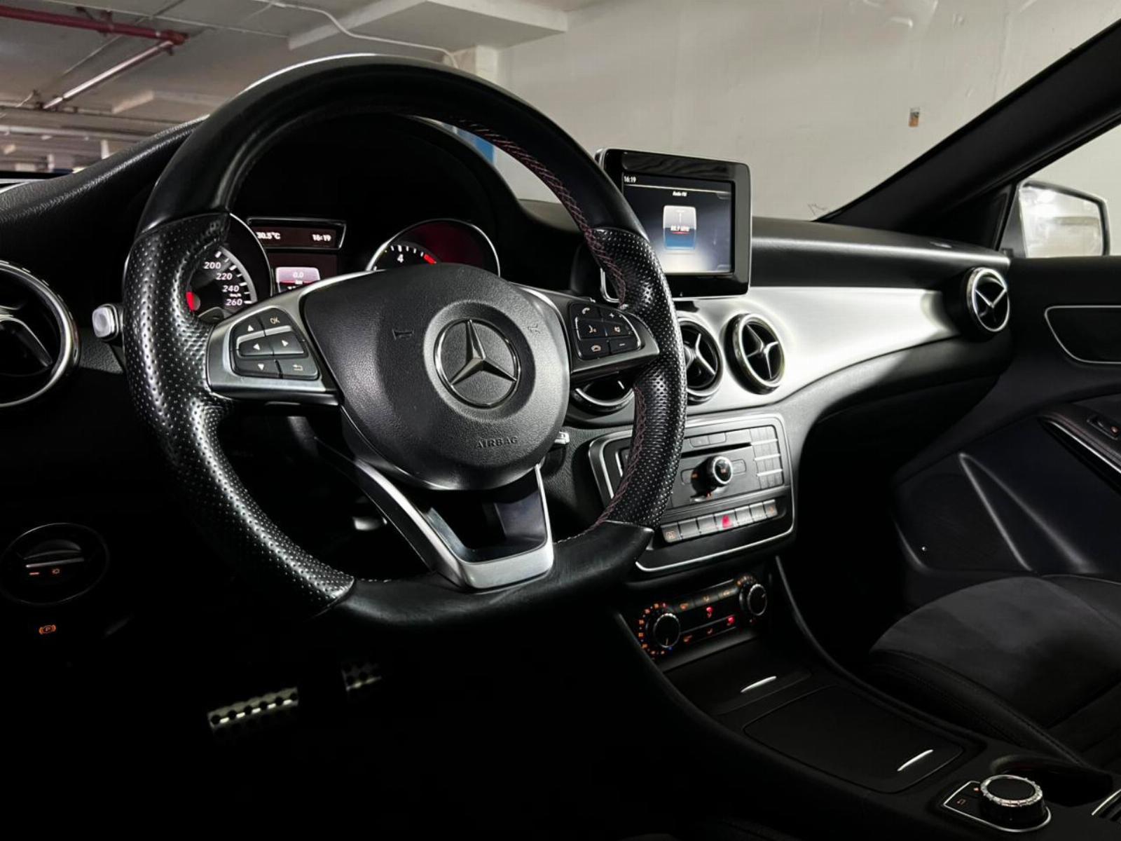 Mercedes-Benz GLA 220 D 4MATIC 2017 - Imagen 9 de 10