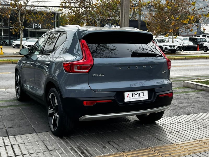 Volvo XC40 D4 AWD 2.0 2020 - Imagen 6 de 10