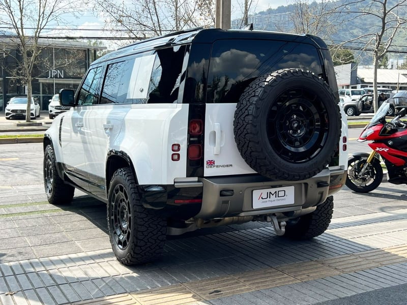 Land Rover DEFENDER 3.0 110 X-DYNAMIC S 2023 - Imagen 4 de 10