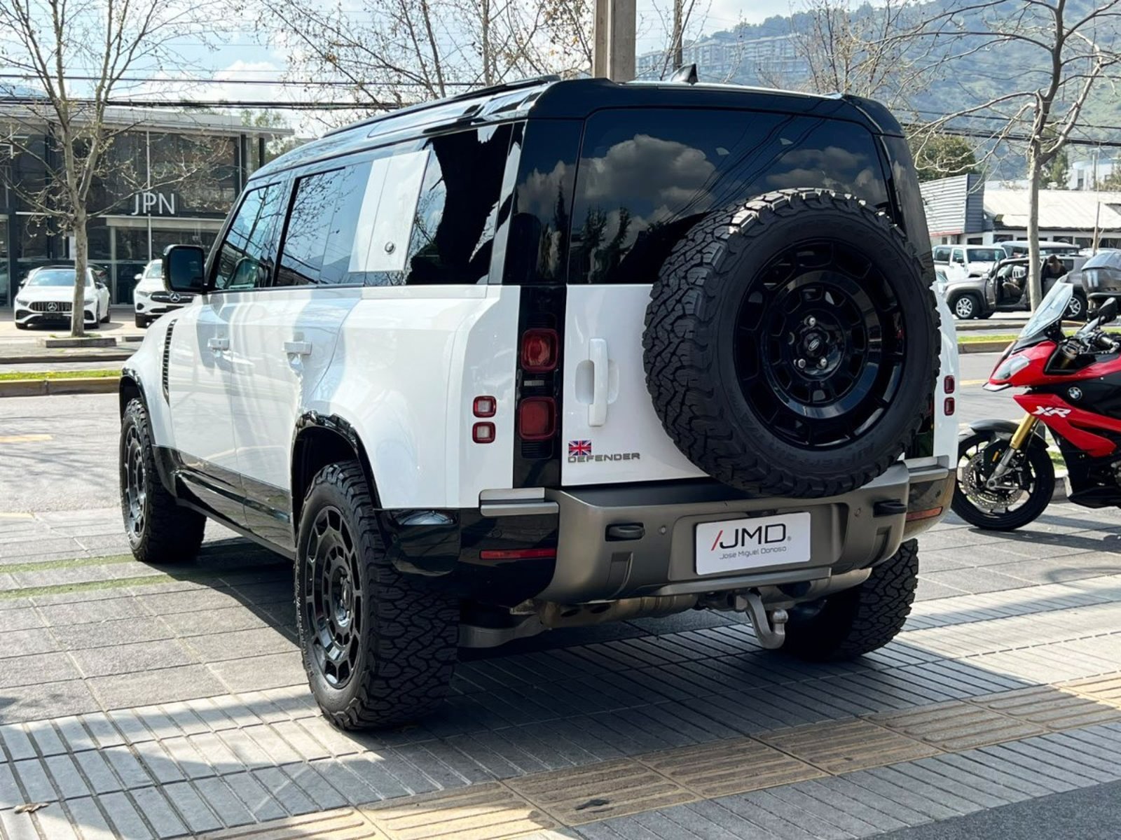 Land Rover DEFENDER 3.0 110 X-DYNAMIC S 2023 - Foto 4 de 10