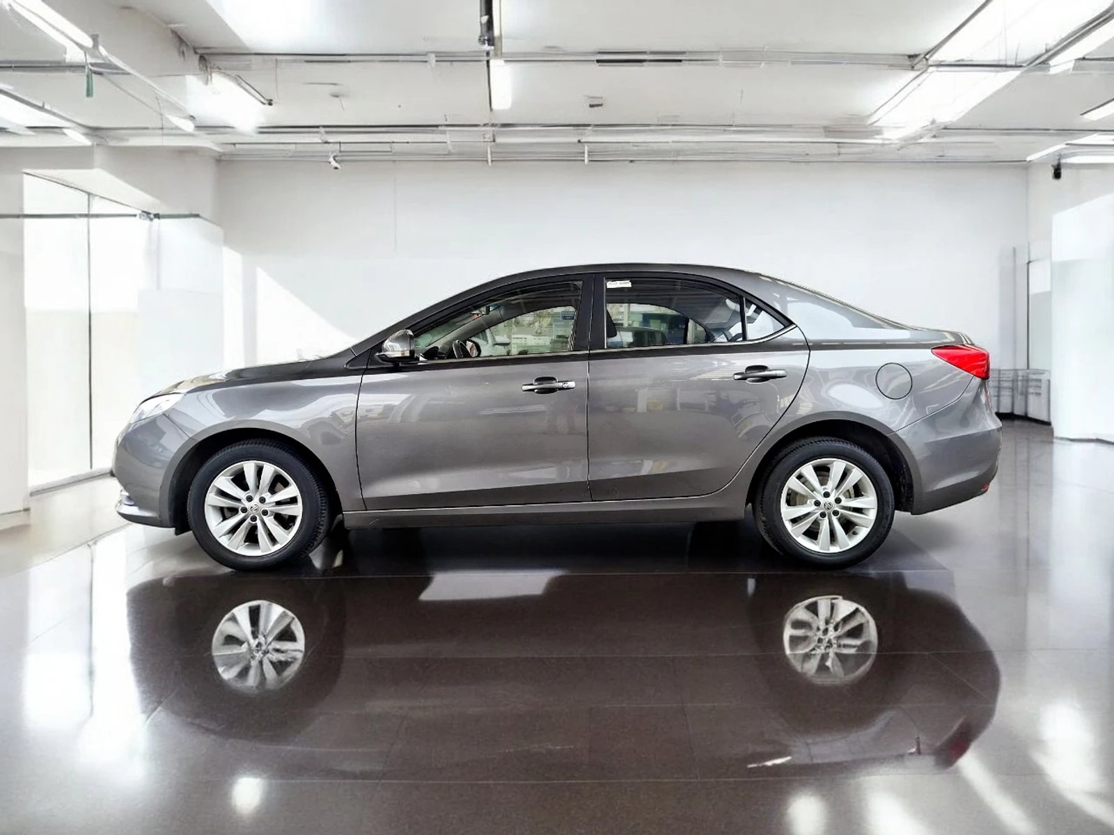 MG MG360 1.5 MT 2019 - Imagen 7 de 11