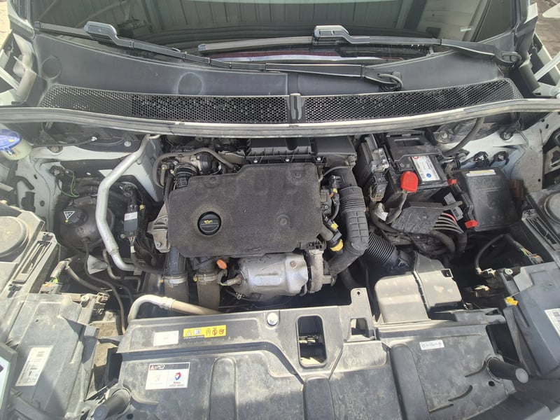 Peugeot 3008 ALLURE 1.6 BLUEHDI EAT6 2019 - Imagen 12 de 13