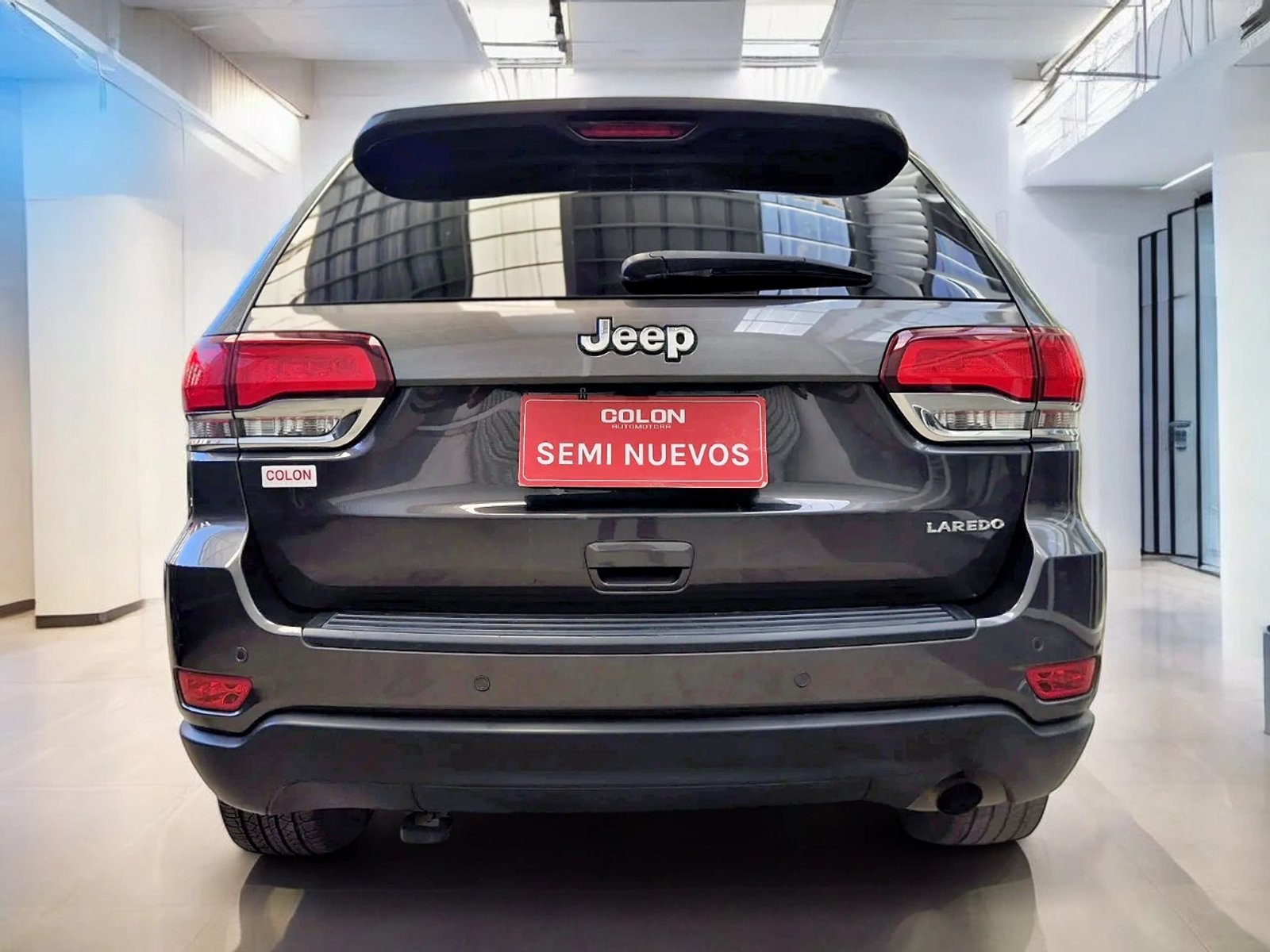 Jeep GRAND CHEROKEE LAREDO 4X2 3.6L 2021 - Foto 5 de 12