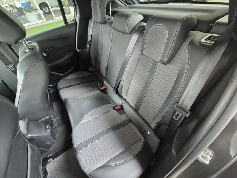Peugeot 208 208 PURE TECH HB 1.2 2022 - Imagen 10 de 12