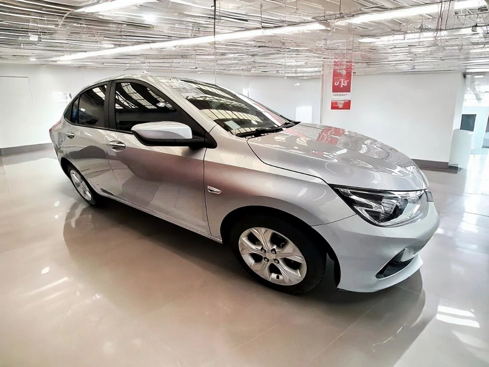 Chevrolet ONIX 2023 - Imagen 3 de 9