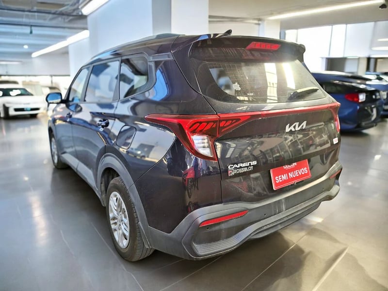 Kia CARENS LX 1.5 2023 - Imagen 3 de 8