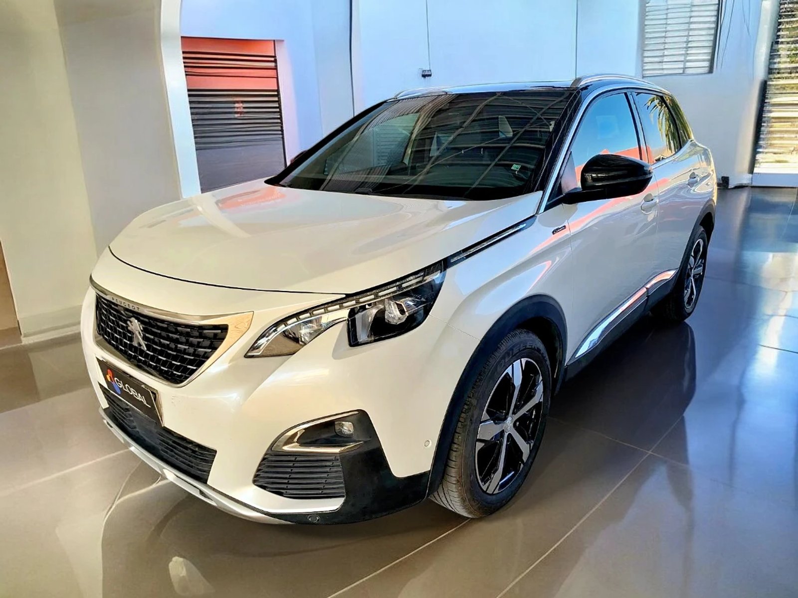 Peugeot 3008 GT BLUEHDI 130 EAT8 2021 - Foto 3 de 9
