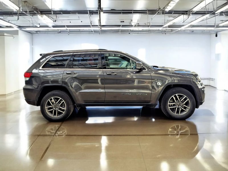Jeep GRAND CHEROKEE LAREDO 4X2 3.6L 2021 - Imagen 8 de 12