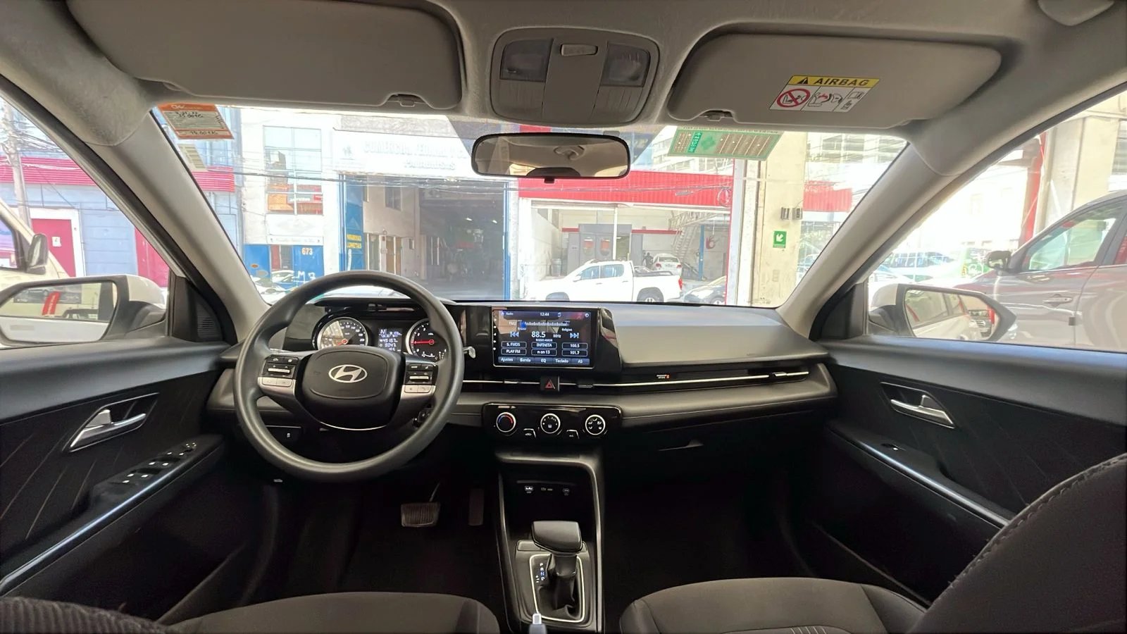 Hyundai ACCENT BN7I 1.5 AT PLUS 2025 - Imagen 7 de 10