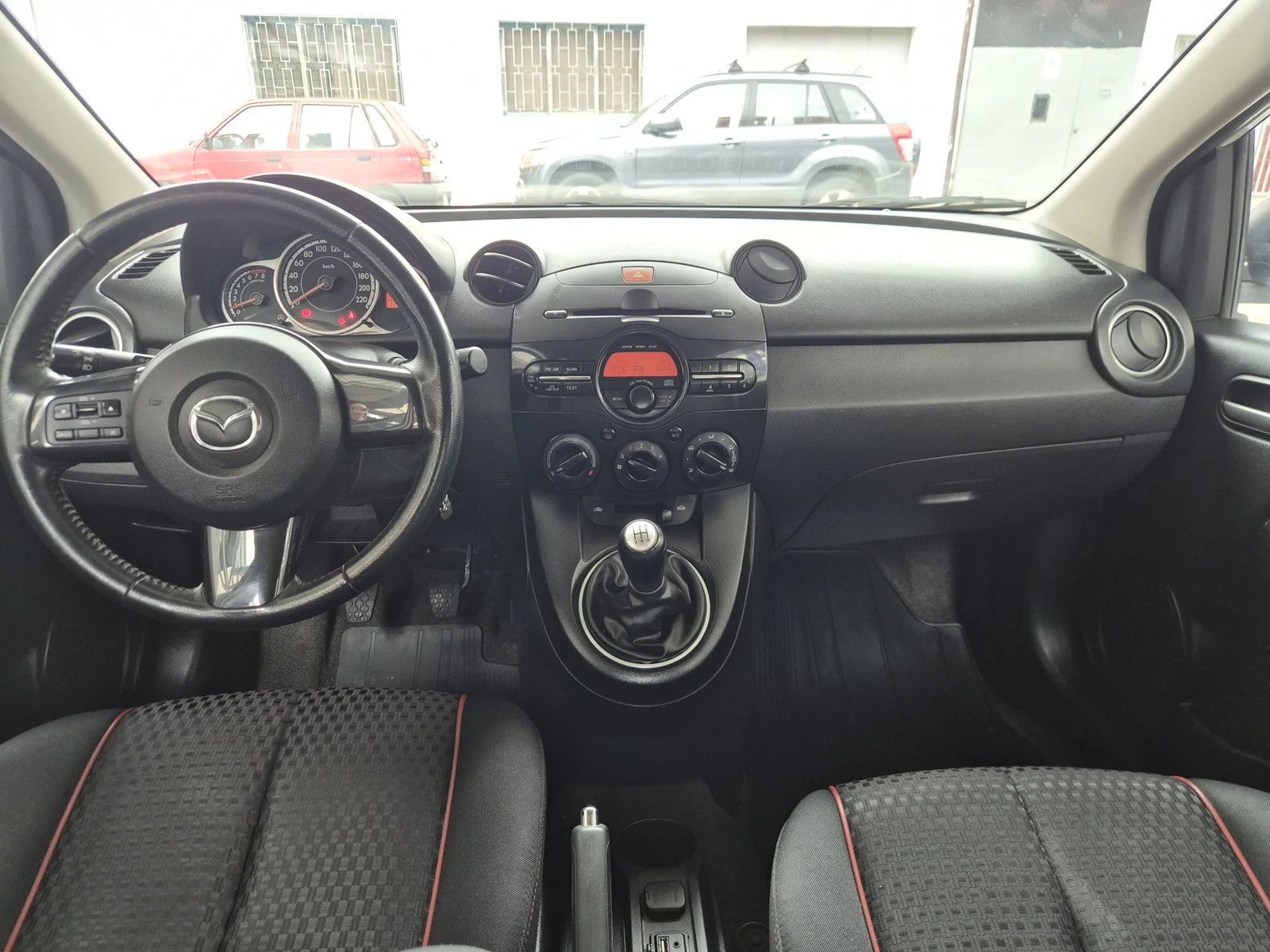 Mazda MAZDA2 SPORT S MT 2015 - Imagen 9 de 13