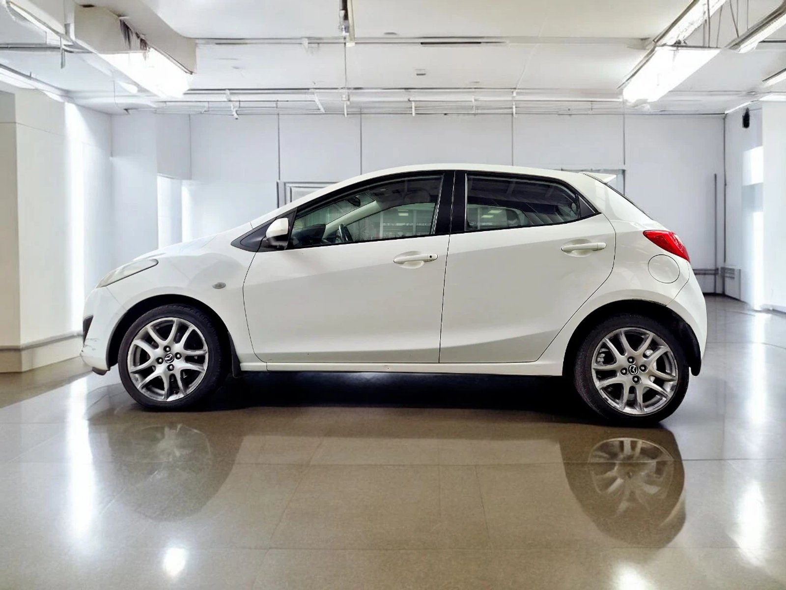 Mazda MAZDA2 SPORT S MT 2015 - Imagen 8 de 13