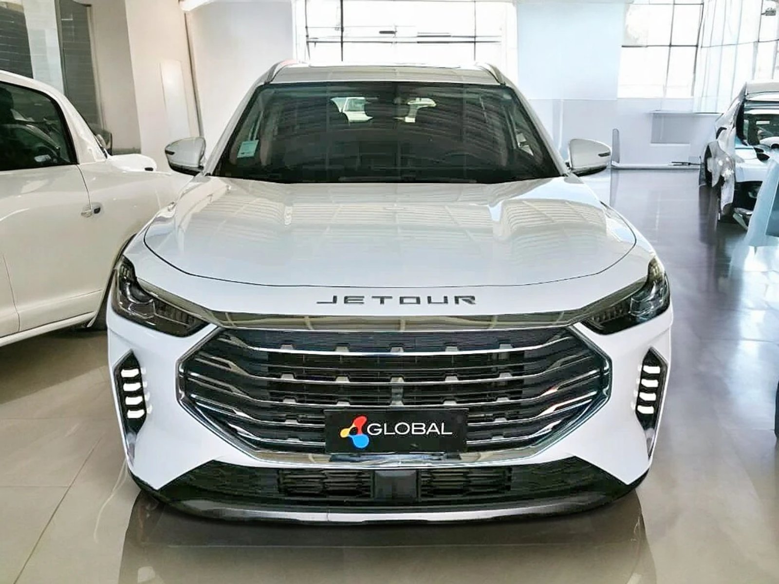 Jetour X70 PLUS 1.6 AUT 2024 - Foto 2 de 8