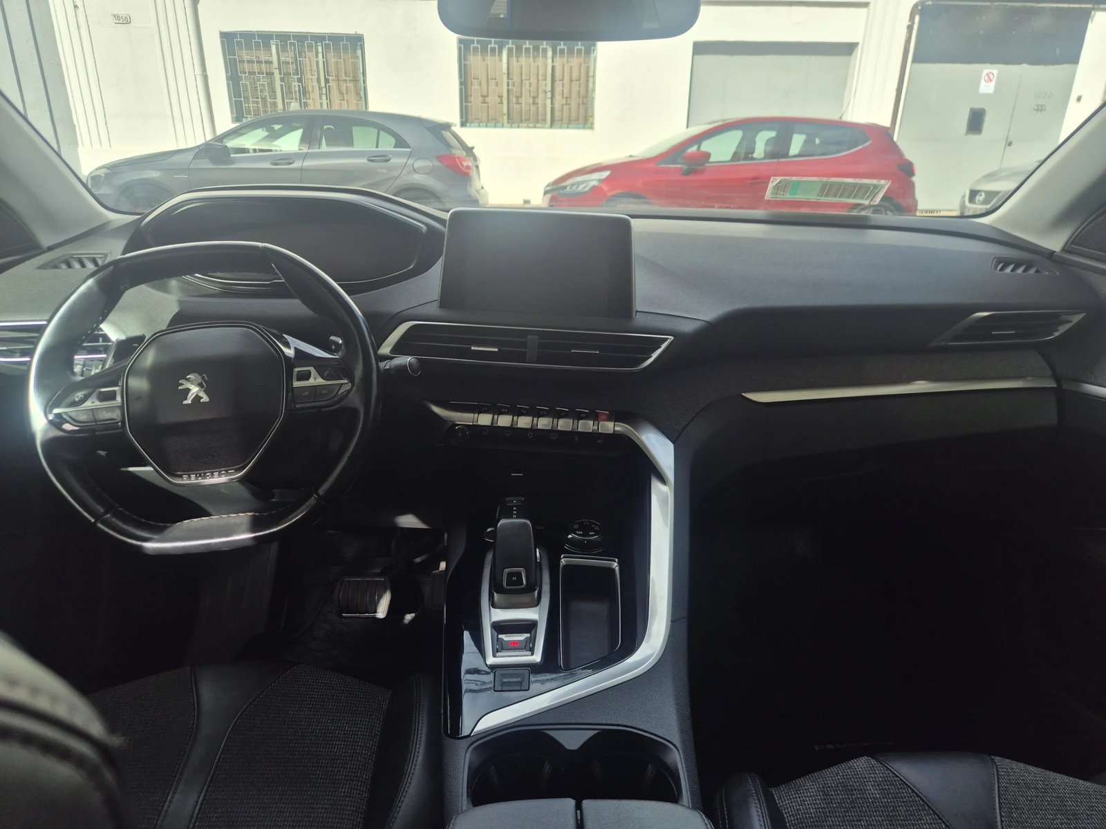 Peugeot 3008 ALLURE 1.6 BLUEHDI EAT6 2019 - Imagen 9 de 13