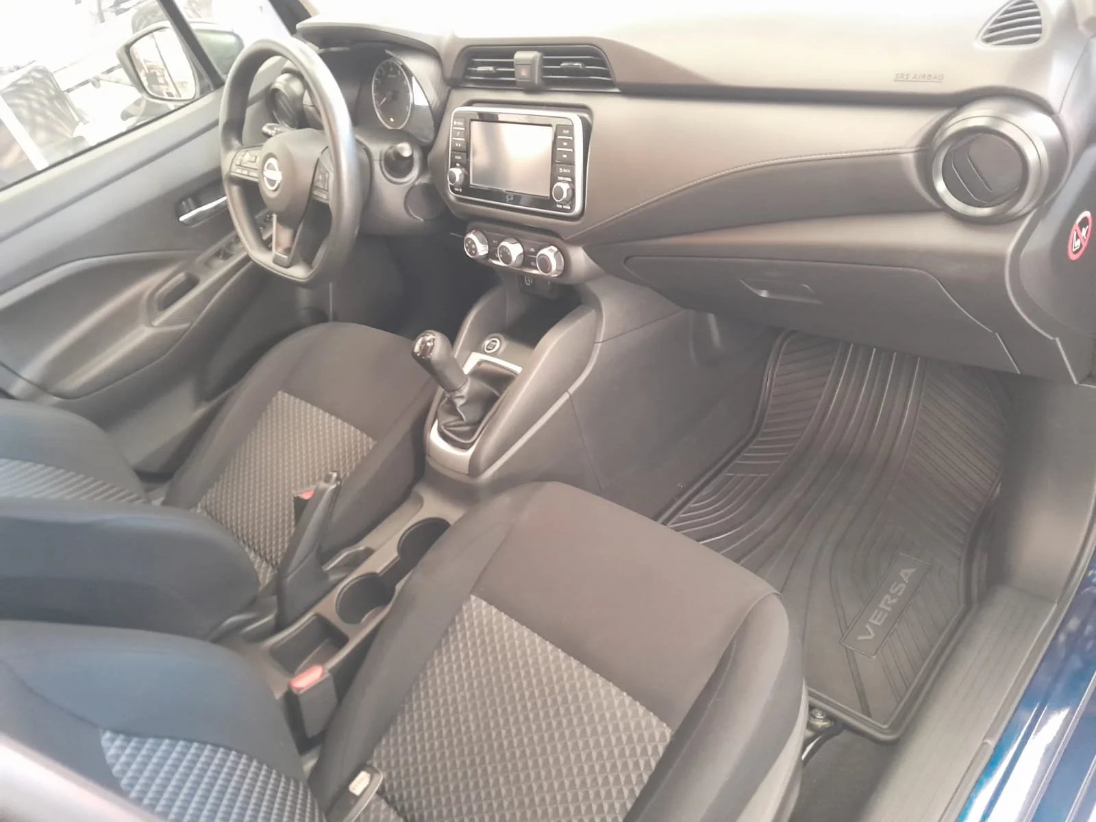 Nissan VERSA 2024 - Imagen 6 de 7