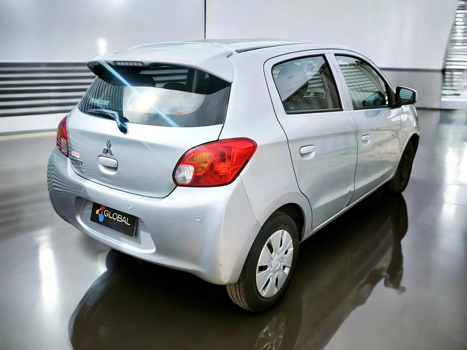 Mitsubishi MIRAGE GLX 2014 - Foto 5 de 7