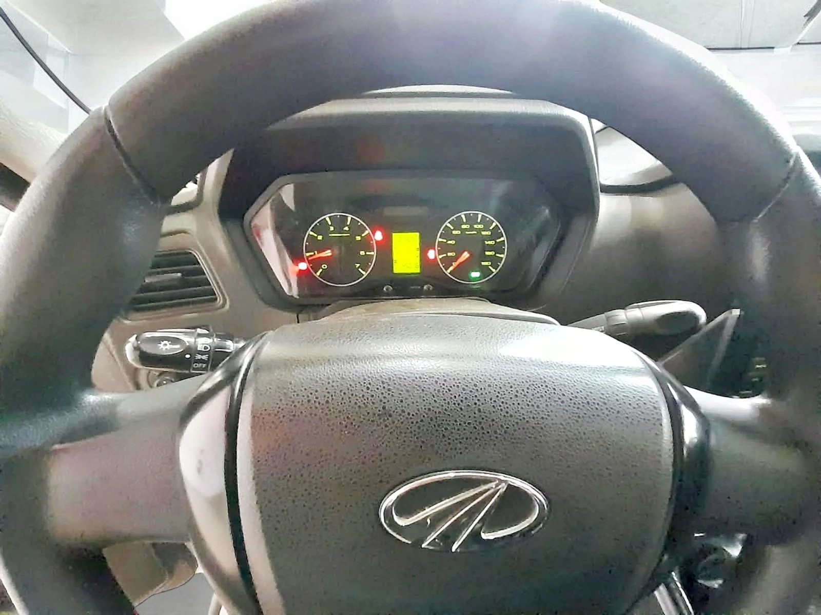 Mahindra PIK-UP UP D CAB CRDE 4P 2.2 2023 - Imagen 9 de 12