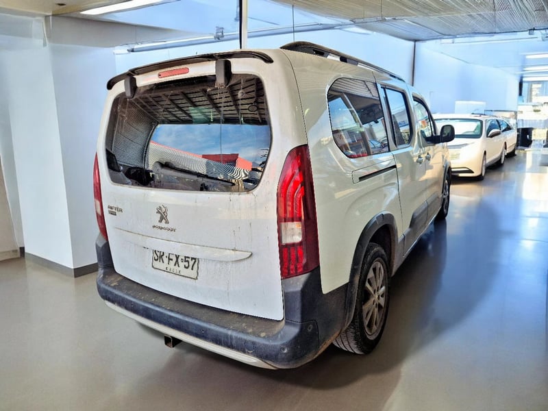 Peugeot RIFTER ALLURE BLUEHDI 130 EAT8 2023 - Imagen 5 de 11