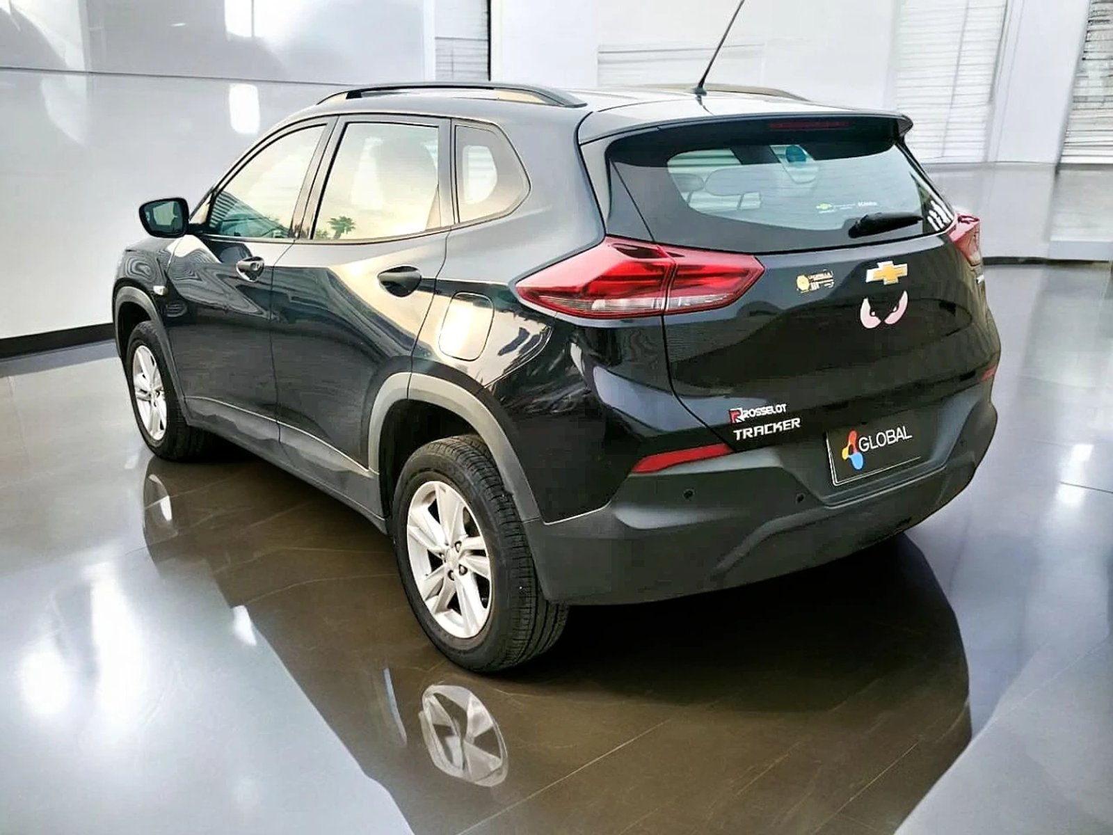 Chevrolet TRACKER 1.2T LS MT 2022 - Foto 3 de 6