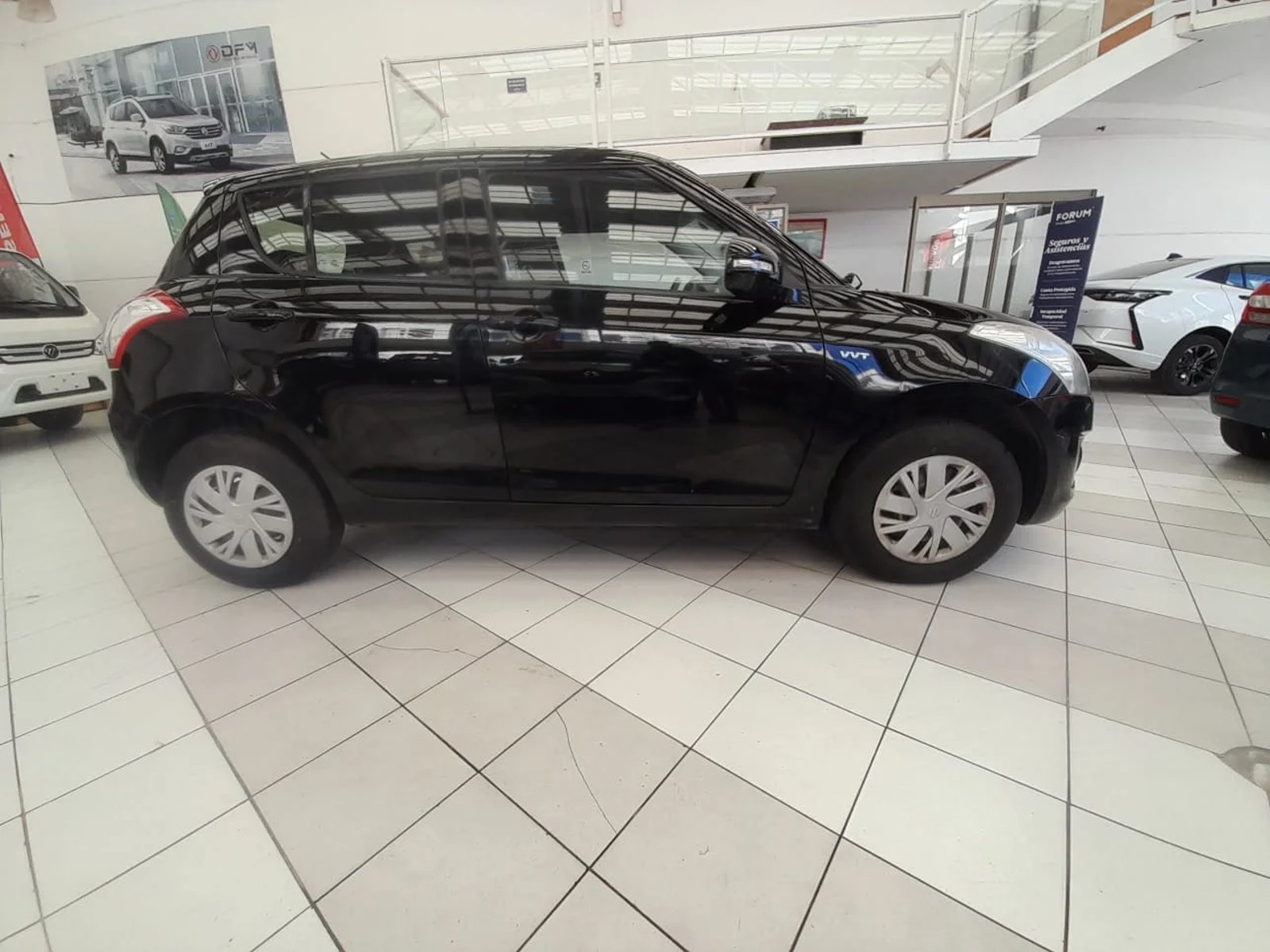 Suzuki SWIFT GL 1.2 2017 - Imagen 3 de 10