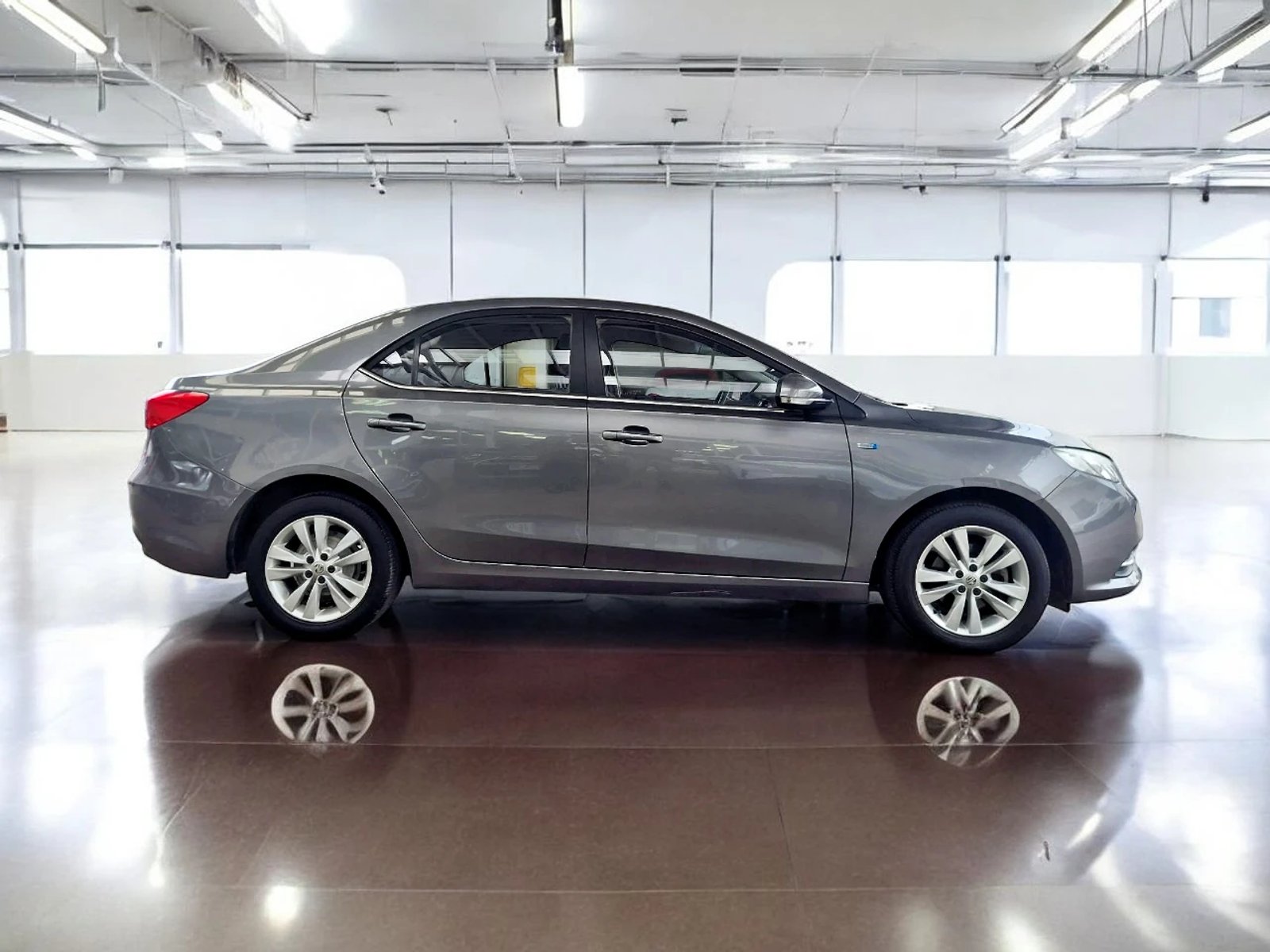 MG MG360 1.5 MT 2019 - Imagen 8 de 11