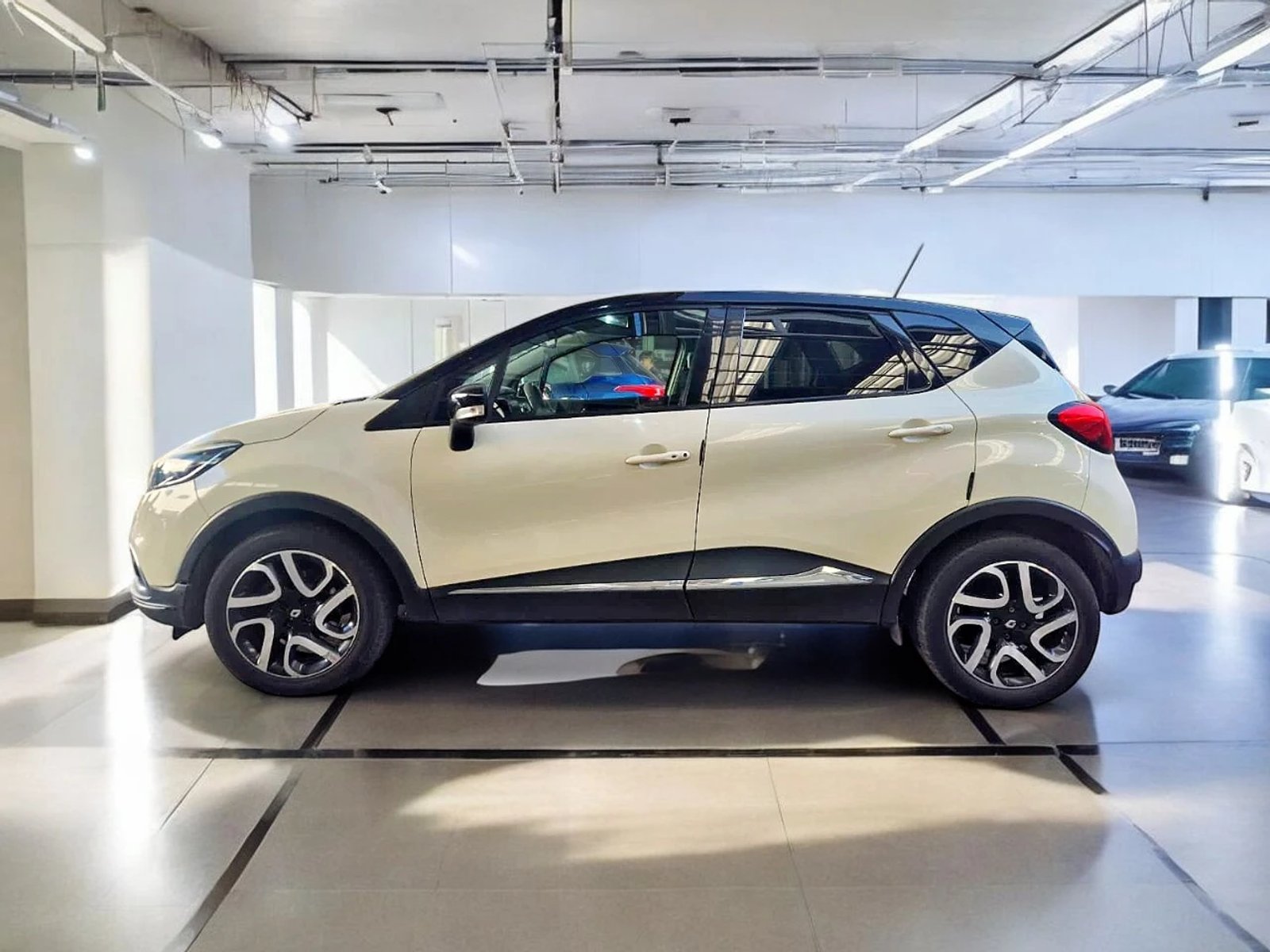 Renault CAPTUR DYNAMIQUE 1.5 2016 - Imagen 8 de 13