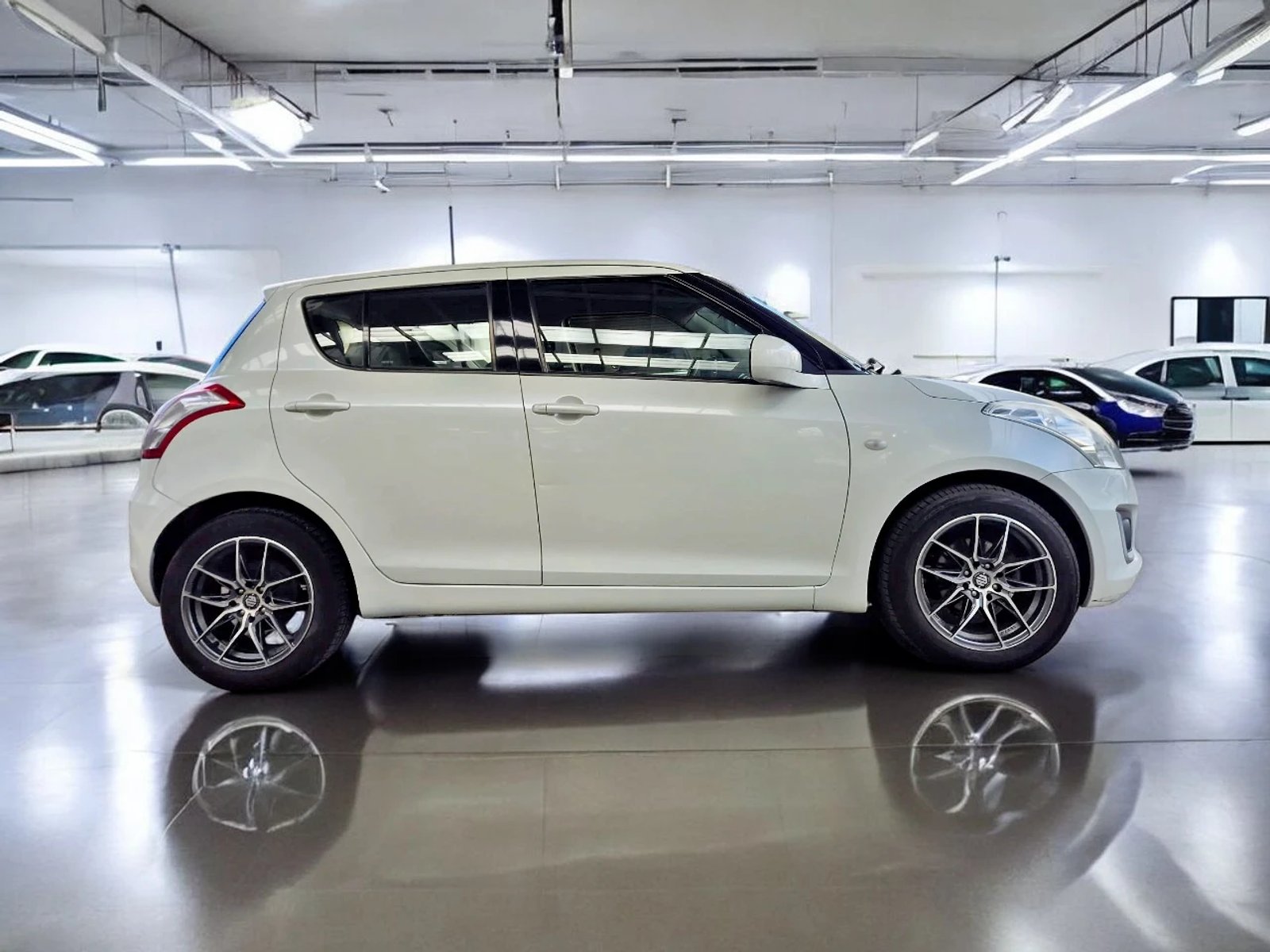 Suzuki SWIFT GLS HB 1.2 AUT 2016 - Imagen 7 de 14