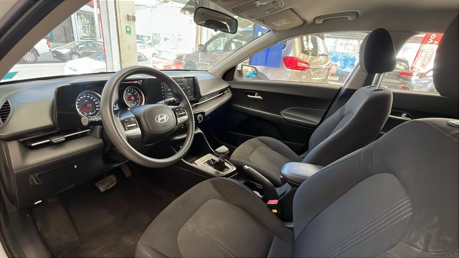 Hyundai ACCENT BN7I 1.5 AT PLUS 2025 - Imagen 9 de 10