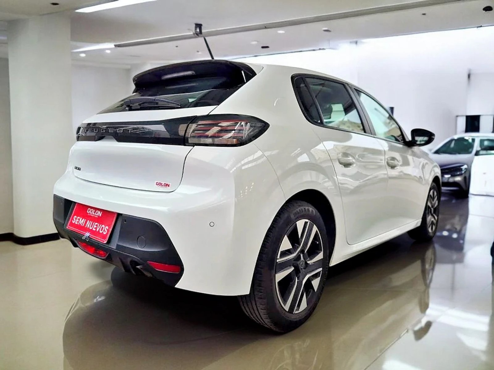 Peugeot 208 MCA ACTIVE PURETECH 75HP MT 2025 - Foto 4 de 13