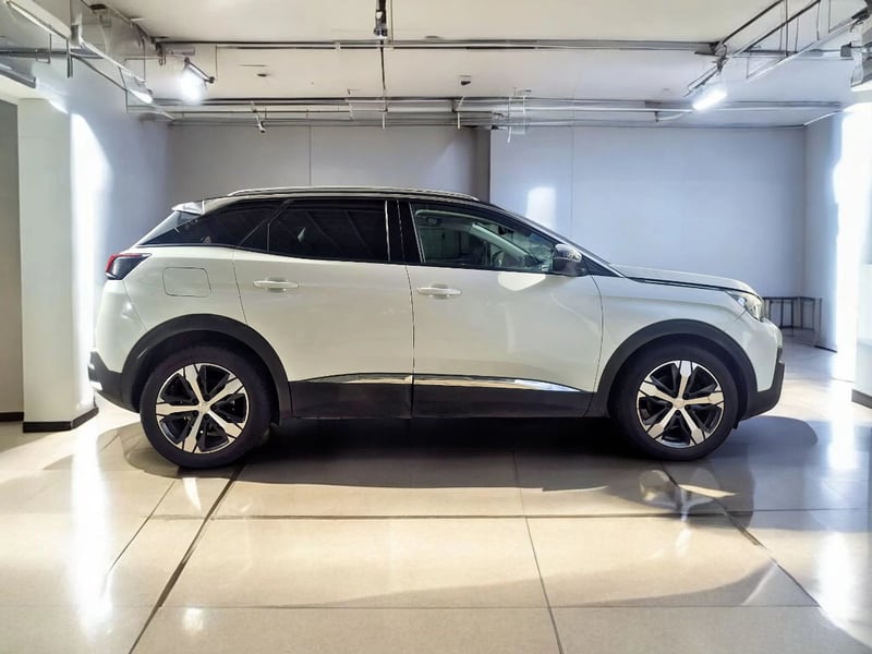 Peugeot 3008 ALLURE 1.6 BLUEHDI EAT6 2019 - Imagen 8 de 13